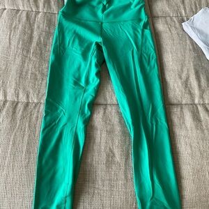 Lululemon leggings with pockets Kelly Green